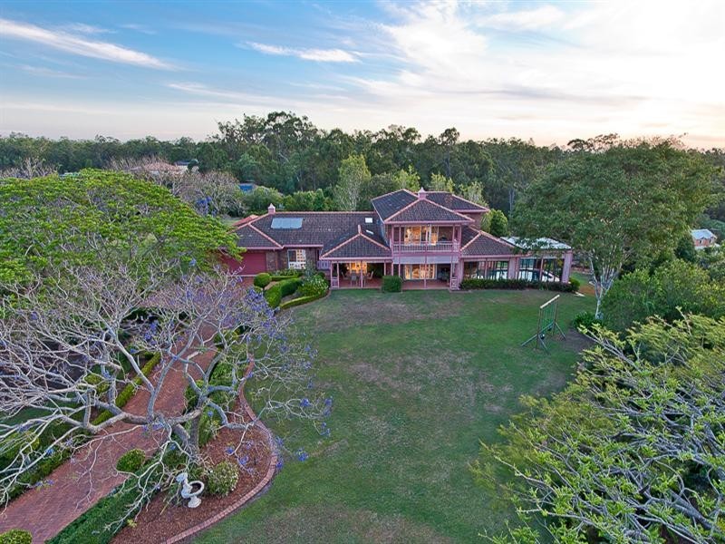 10 Stuart Close, Bridgeman Downs QLD 4035