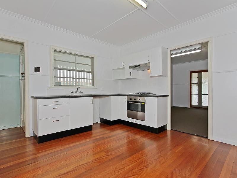 10 Henry Street, Chermside QLD 4032