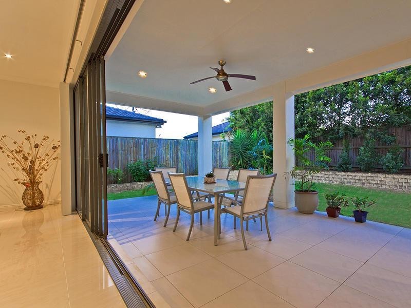 16 Azienda Place, Bridgeman Downs QLD 4035