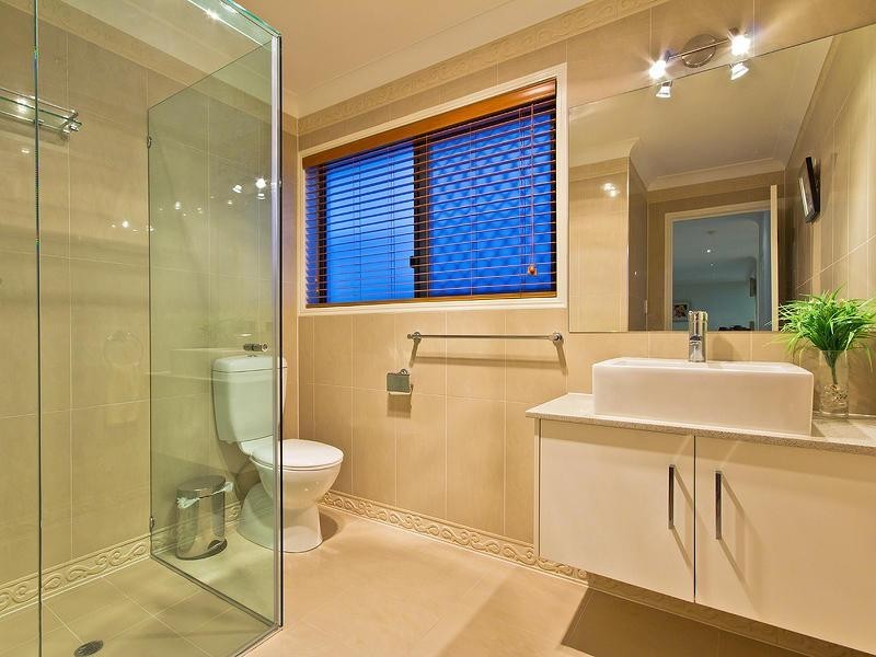 16 Azienda Place, Bridgeman Downs QLD 4035