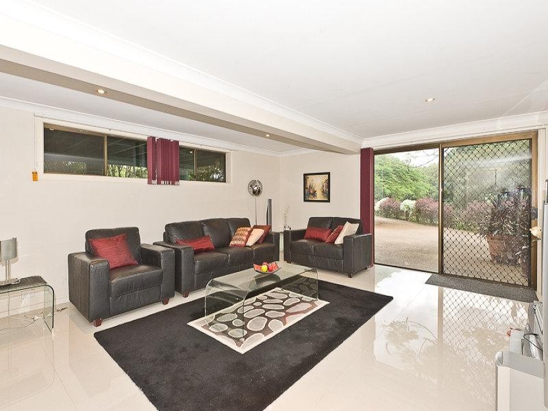 2047 Roghan Road, Bridgeman Downs QLD 4035