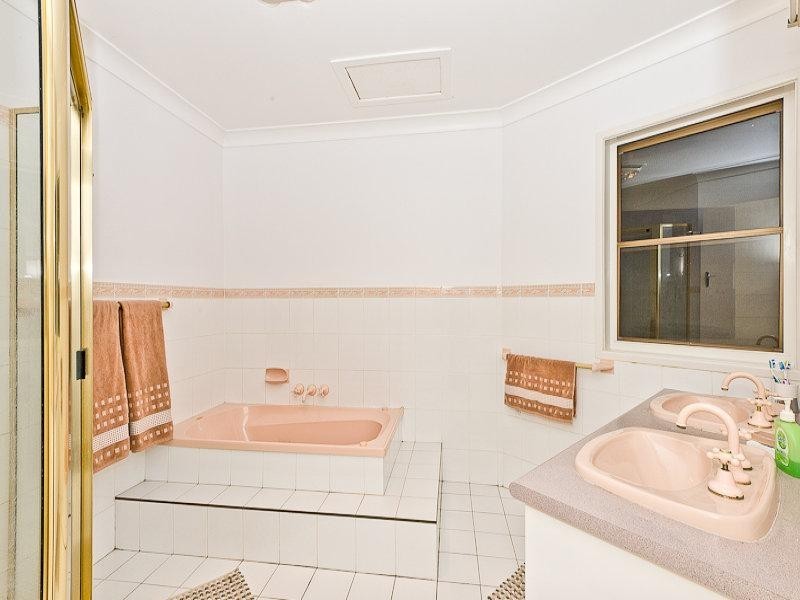 2047 Roghan Road, Bridgeman Downs QLD 4035