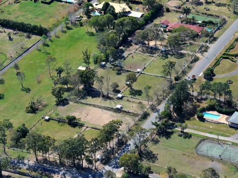 1031 Beams Road, Bridgeman Downs QLD 4035