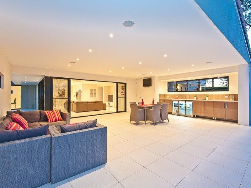 8 Cowie Road, Carseldine QLD 4034