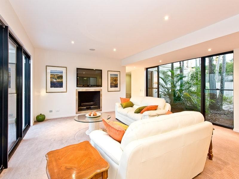 8 Cowie Road, Carseldine QLD 4034