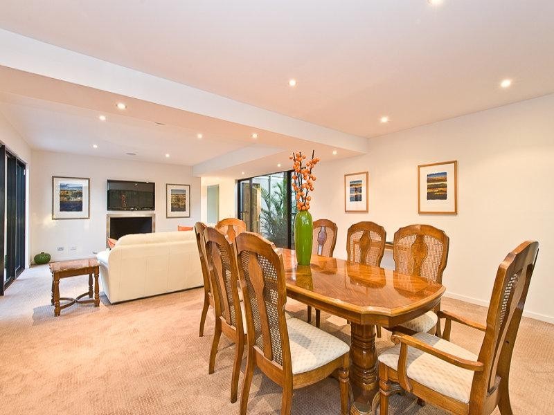 8 Cowie Road, Carseldine QLD 4034