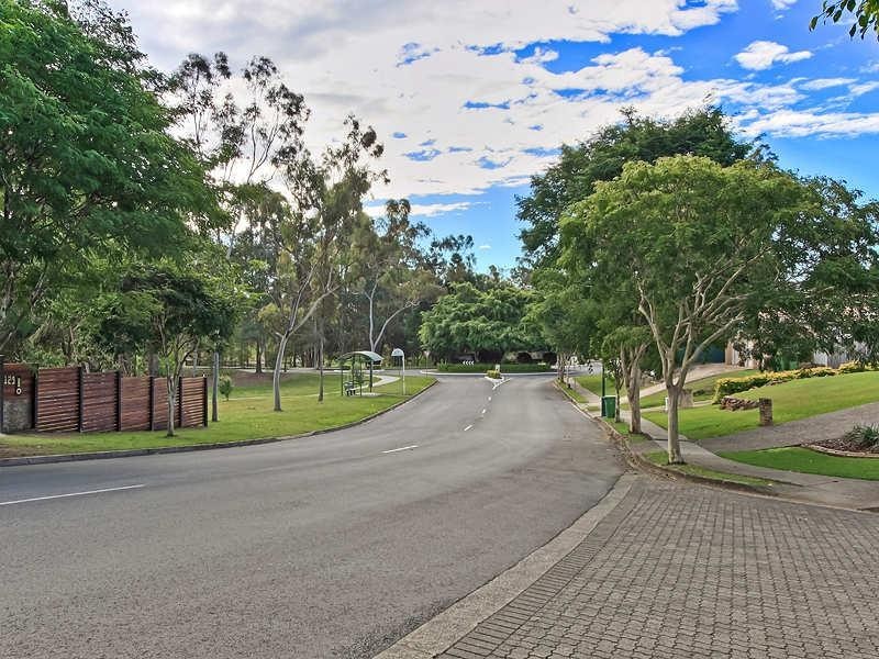 2 Yellowjack Crescent, Albany Creek QLD 4035