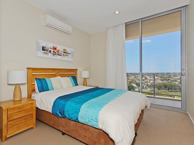 4064/35 Harbour Road, Hamilton QLD 4007