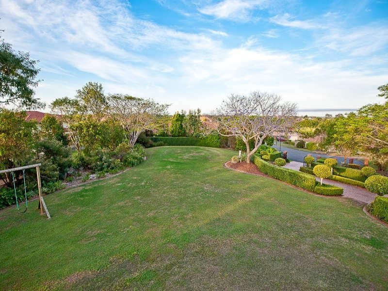 10 Stuart Close, Bridgeman Downs QLD 4035