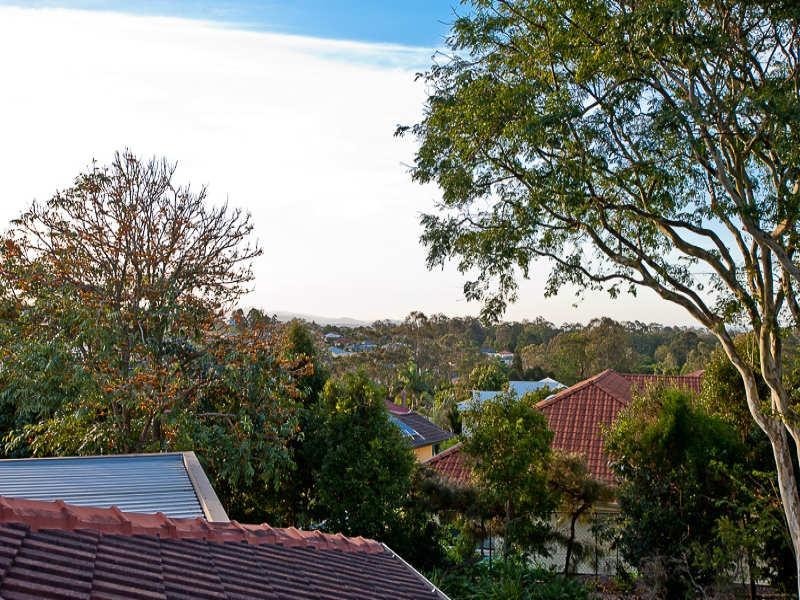 10 Stuart Close, Bridgeman Downs QLD 4035