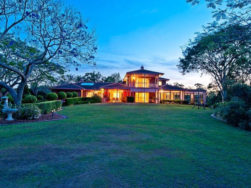 10 Stuart Close, Bridgeman Downs QLD 4035