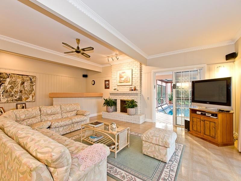 10 Stuart Close, Bridgeman Downs QLD 4035