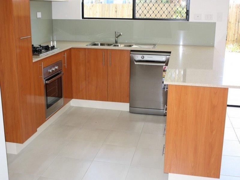 2/12 Seeney Street, Zillmere QLD 4034