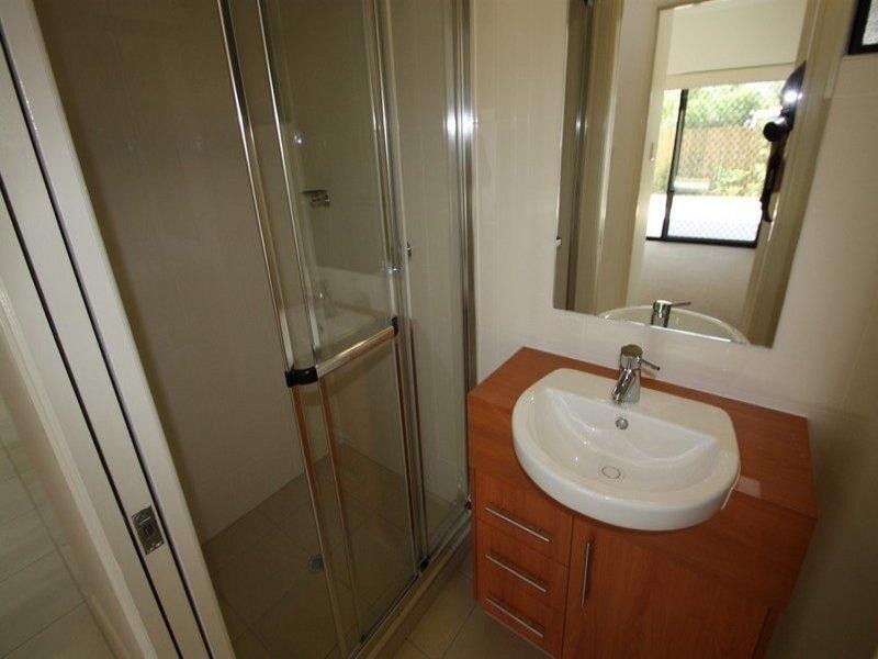 2/12 Seeney Street, Zillmere QLD 4034