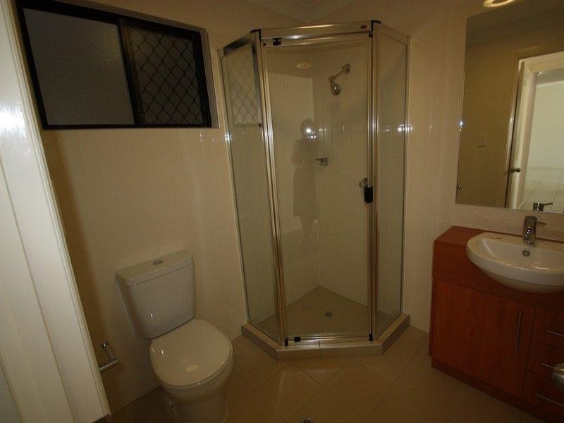 2/12 Seeney Street, Zillmere QLD 4034