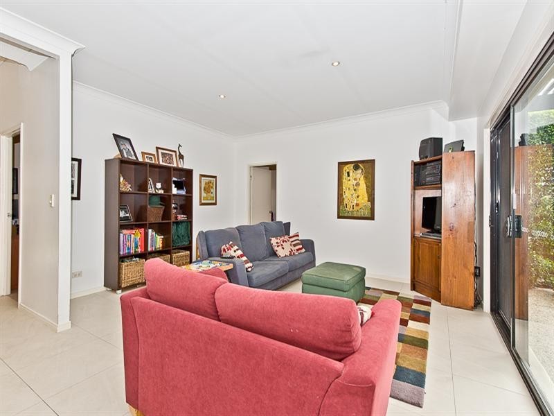 16 Carides Place, Mcdowall QLD 4053