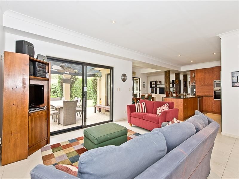 16 Carides Place, Mcdowall QLD 4053