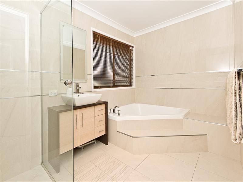 16 Carides Place, Mcdowall QLD 4053