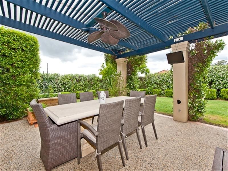 16 Carides Place, Mcdowall QLD 4053