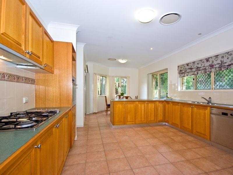 24 Shuttle Place, Bridgeman Downs QLD 4035