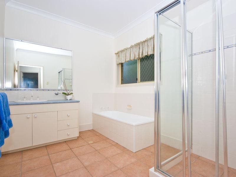 24 Shuttle Place, Bridgeman Downs QLD 4035