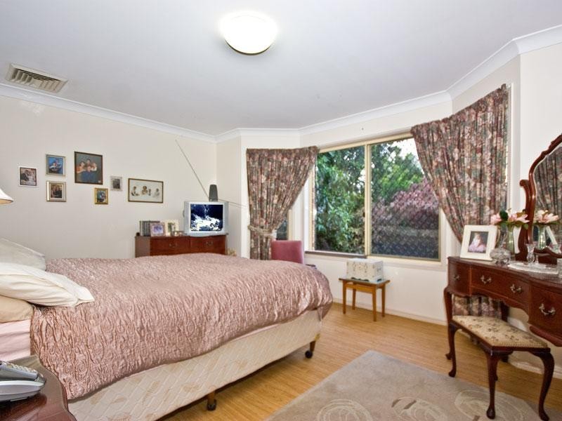 24 Shuttle Place, Bridgeman Downs QLD 4035