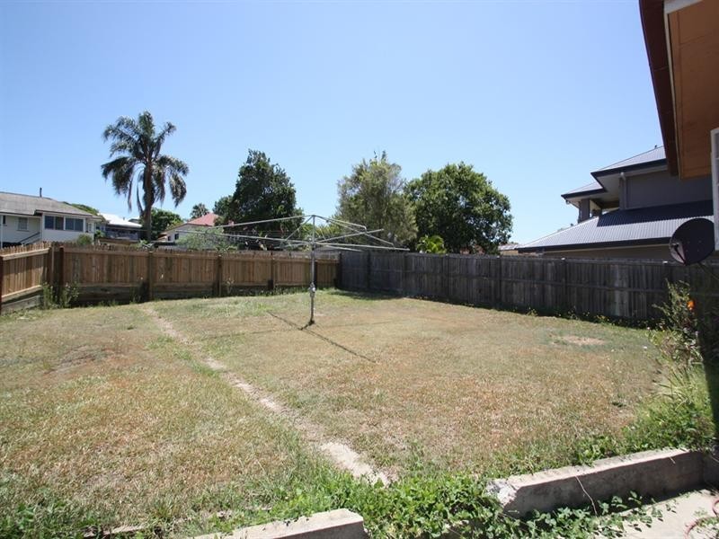 27 Leiper Street, Stafford QLD 4053