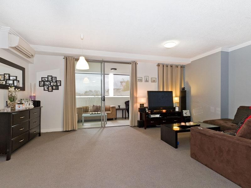 210/392 Hamilton Road, Chermside QLD 4032