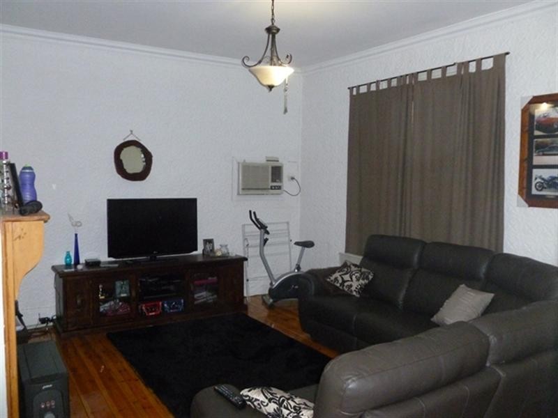 13 Bright Street, Clare SA 5453