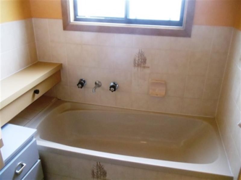 8 Main Street, Pine Point SA 5571