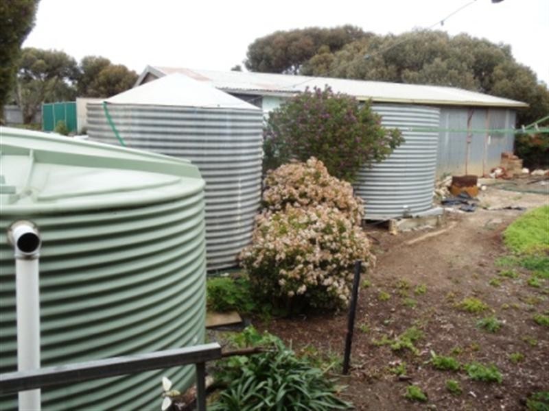 8 Main Street, Pine Point SA 5571