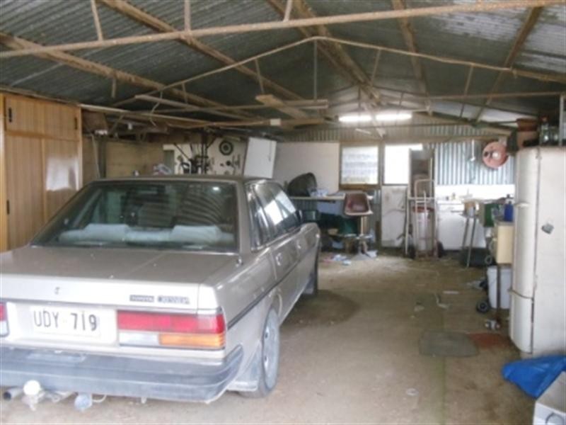 8 Main Street, Pine Point SA 5571