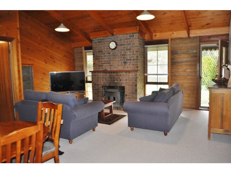 31 Warenda Road, Clare SA 5453