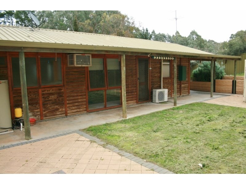 31 Warenda Road, Clare SA 5453