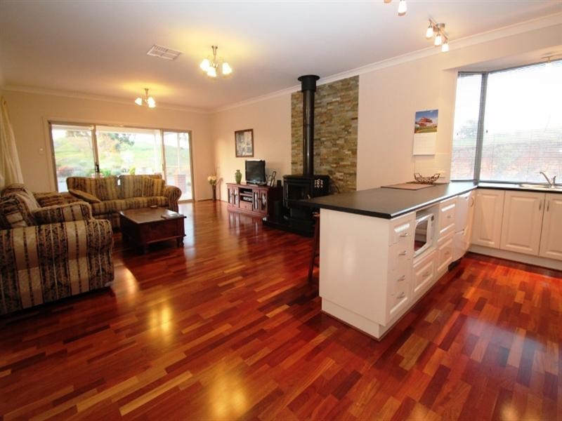 70 Norman Drive, Clare SA 5453