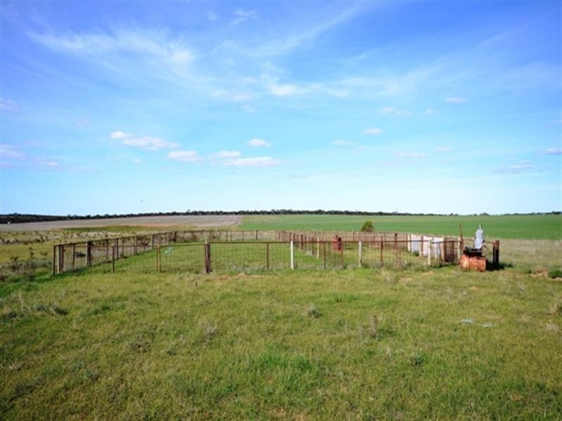 3 Lots Sutherlands Area, Eudunda SA 5374