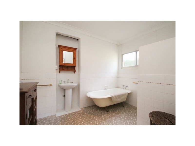 2 Bests Place, Burra SA 5417