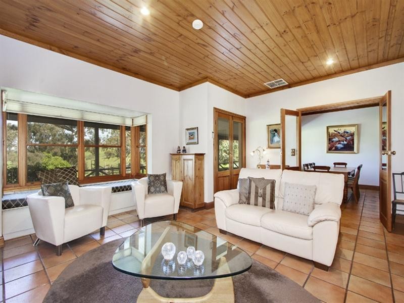 360 Quarry Road, Clare SA 5453