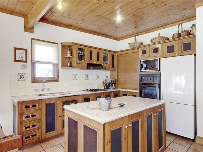 360 Quarry Road, Clare SA 5453