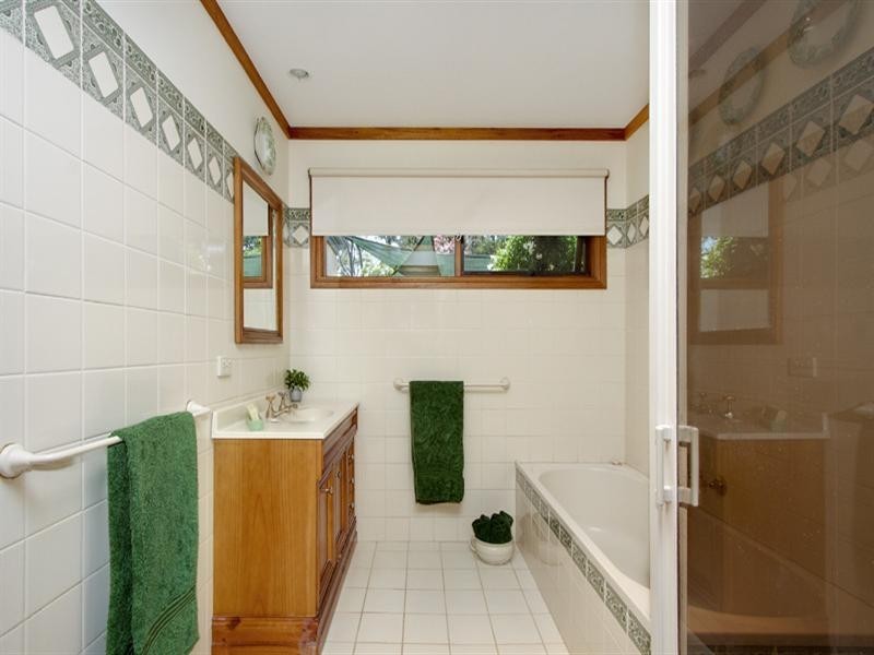 360 Quarry Road, Clare SA 5453