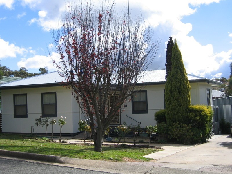 37 Essington Avenue, Clare SA 5453