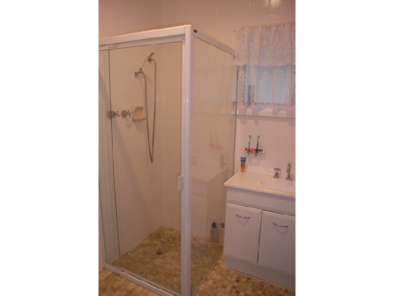 37 Essington Avenue, Clare SA 5453