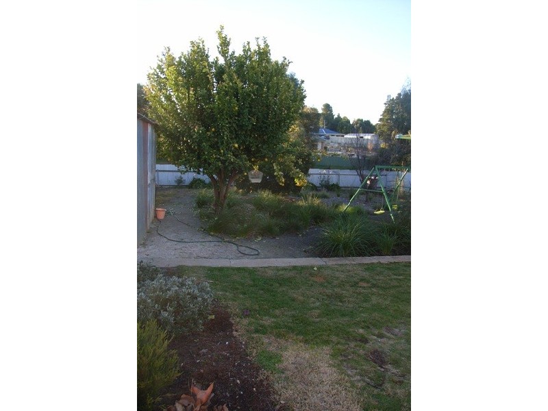 37 Essington Avenue, Clare SA 5453