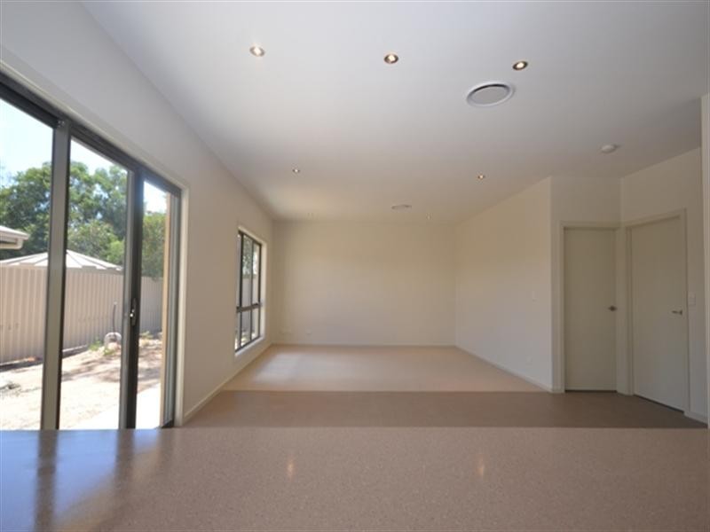 Unit 8, 6 William Street, Clare SA 5453