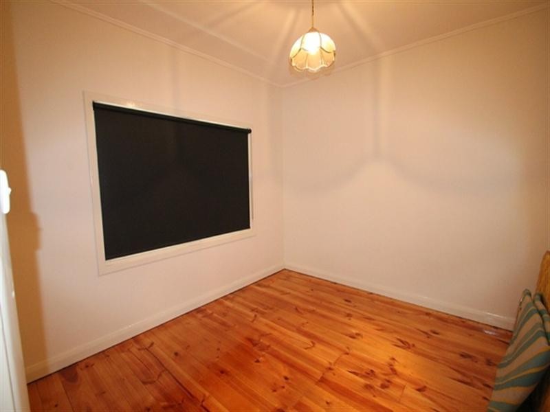 5 Young Street, Clare SA 5453