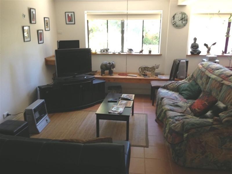 15 Beare Street, Clare SA 5453