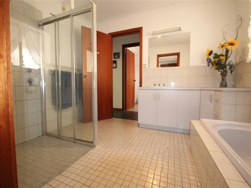 Lot 300 Hanlins Road, Clare SA 5453