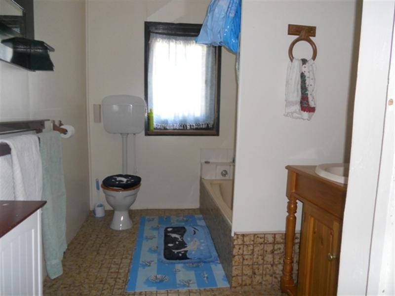 6 Queen, Burra SA 5417