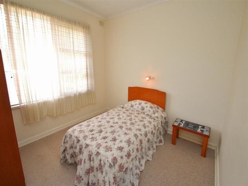 14 Powell Street, Clare SA 5453