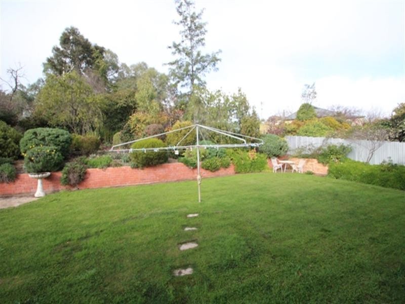 14 Powell Street, Clare SA 5453